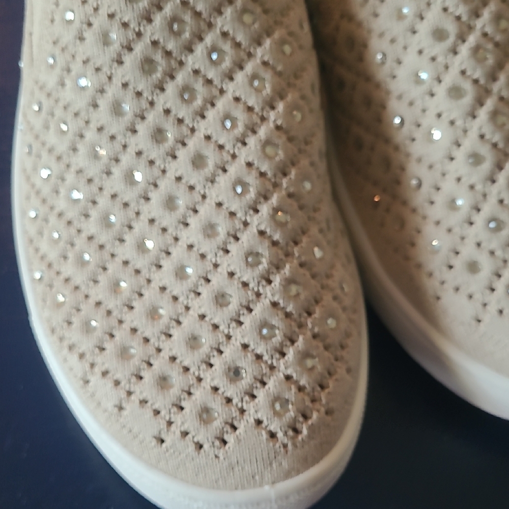 White Mountain Women's Beige Slip-On Sneakers - Picture 3 of 5